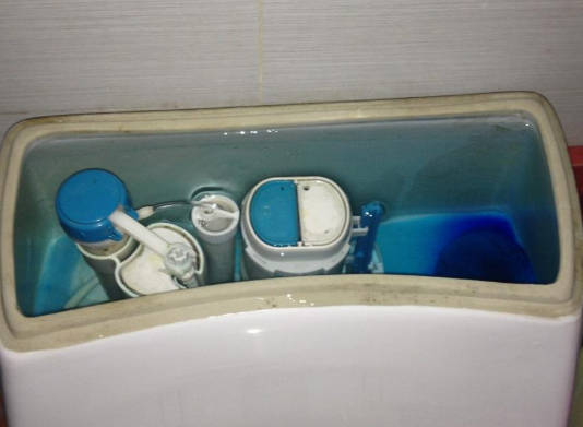 马桶水箱一直流水是哪些原因造成？  第2张